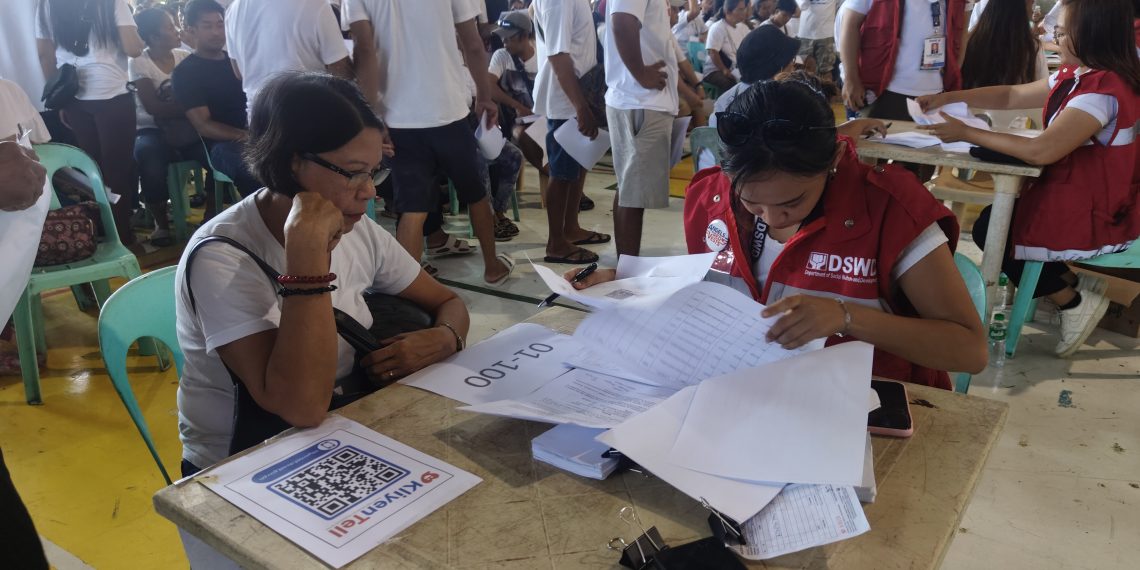 DSWD namahagi ng P5.64-M livelihood aid sa 564 benepisyaryo sa Odiongan