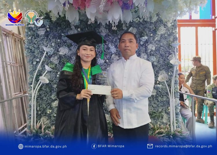 Scholarship opens door to success for fisherfolk’s daughter in Romblon