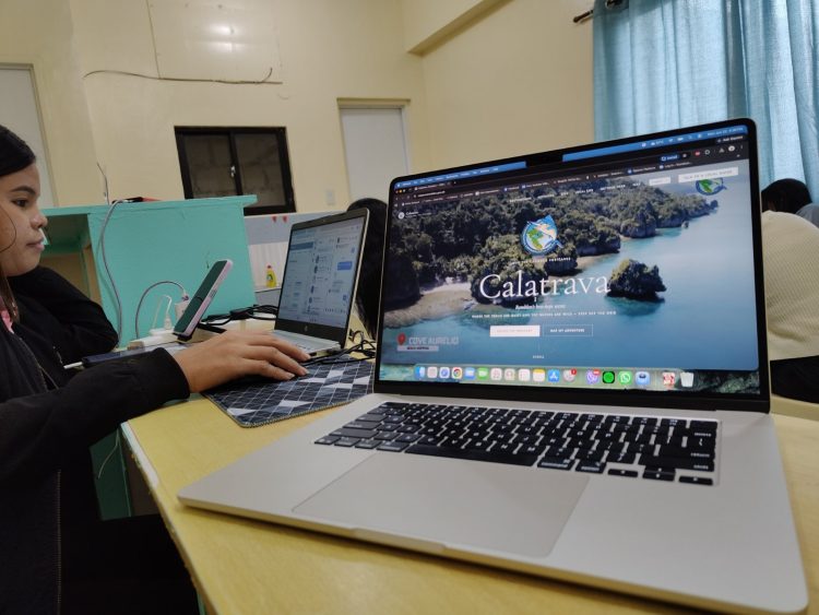 Calatrava inilunsad ang tourism portal para palakasin ang turismo at lokal na negosyo