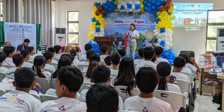 DOLE nagsagawa ng Project Angel Tree at information caravan para sa mga bata sa Sta. Fe