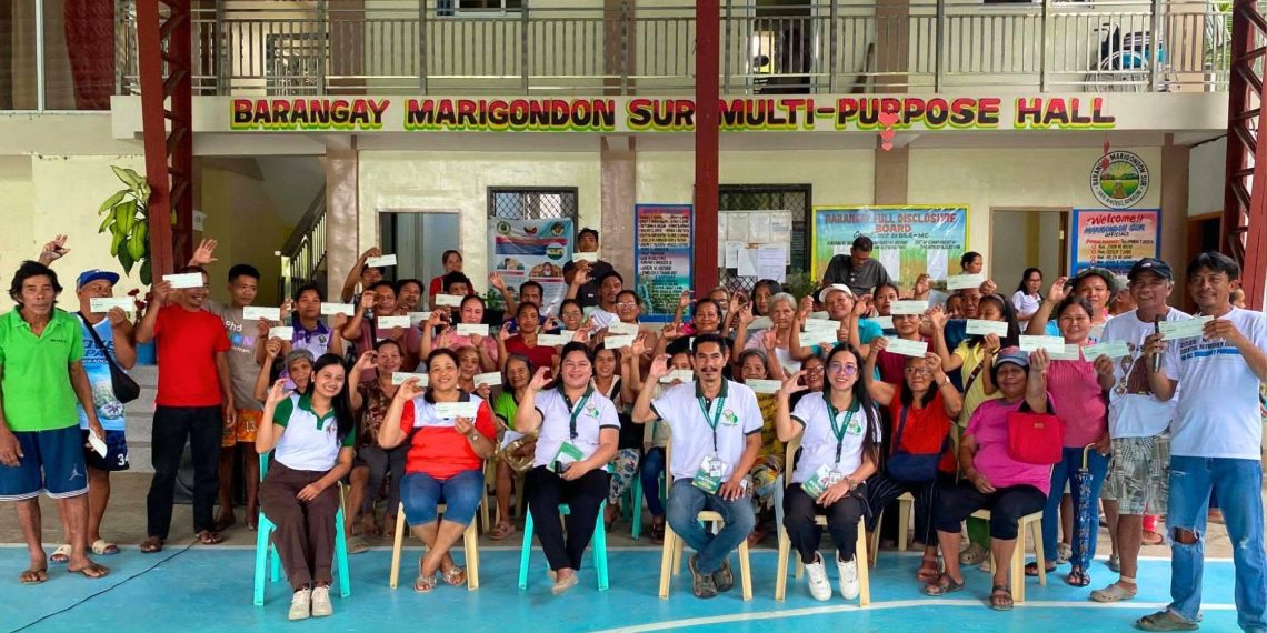 PCA namahagi ng mahigit ₱1.2-M insentibo sa mga magniniyog sa San Andres
