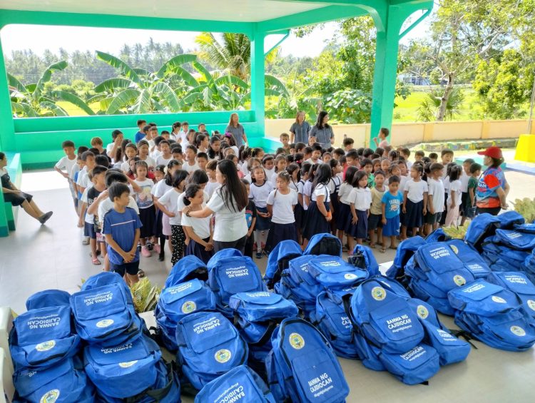3,500 mag-aaral sa Cajidiocan tatanggap ng school supplies mula sa LGU