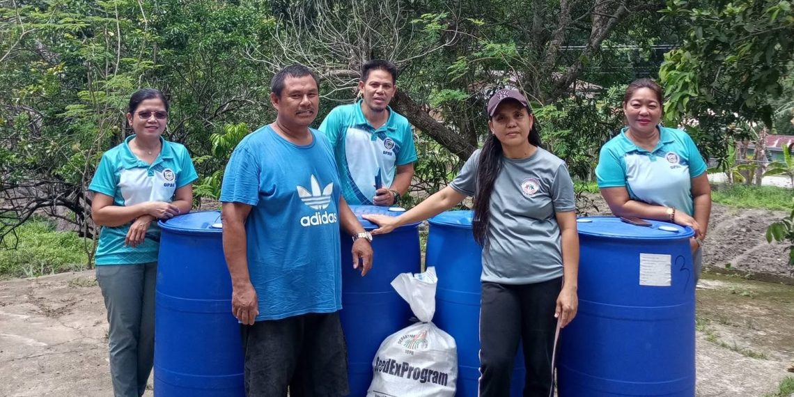SLP Association tumanggap ng vegetable seeds at farm supplies mula sa DA