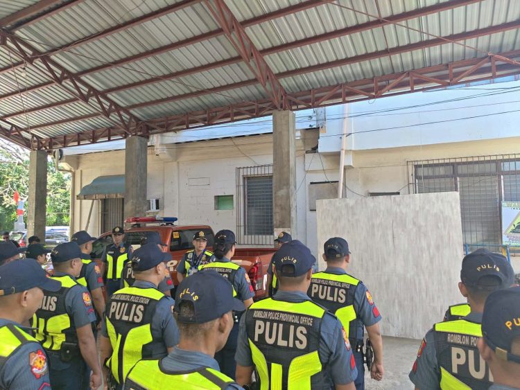 PRO MIMAROPA chief nagsagawa ng inspection sa mga police station sa Tablas