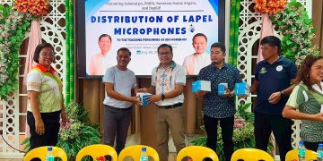 DepEd Romblon namahagi ng 3,766 lapel microphones sa mga guro