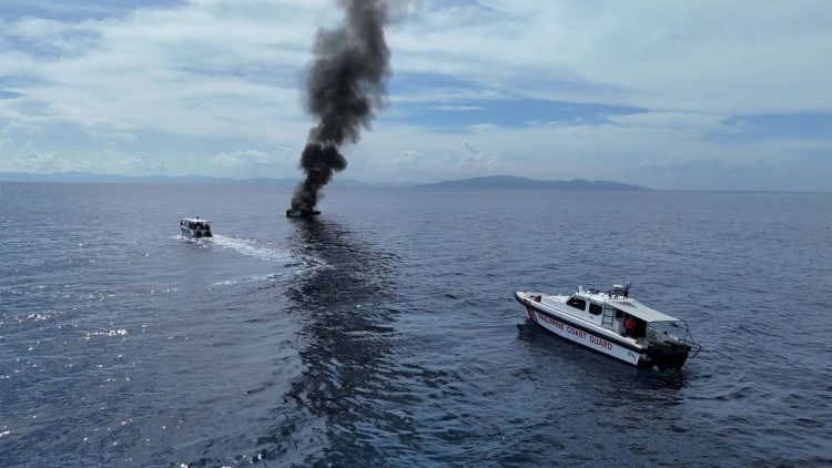 PCG naglabas ng safety advisory matapos masunog ang motor yacht sa San Fernando