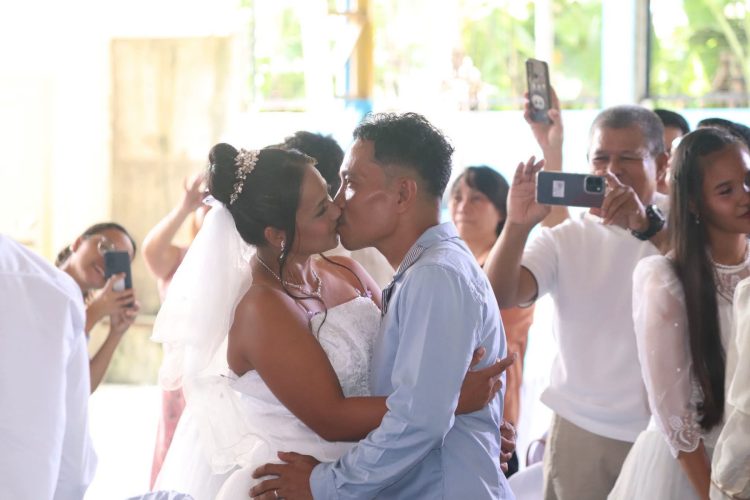 15 na magkasintahan ikinasal sa Kasalang Bayan sa Santa Maria