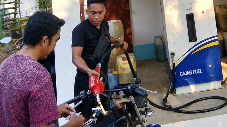 Gasolina at krudo sa Simara, nakakaranas ng shortage dahil sa kawalan ng biyahe ng barko