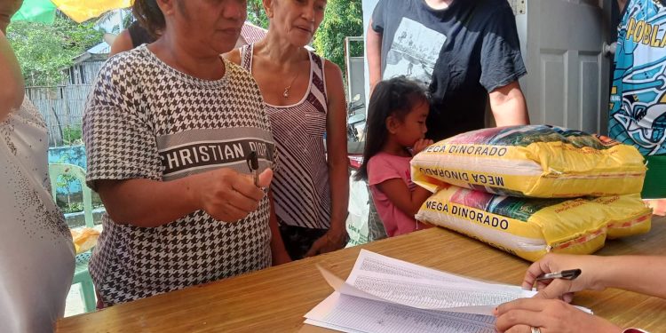 Ferrol namahagi ng ikalawang tranche ng rice assistance