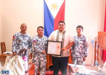 Mayor Ramos kinilala ng PCG dahil sa mabilis na responde sa insidente ng nasunog na yate