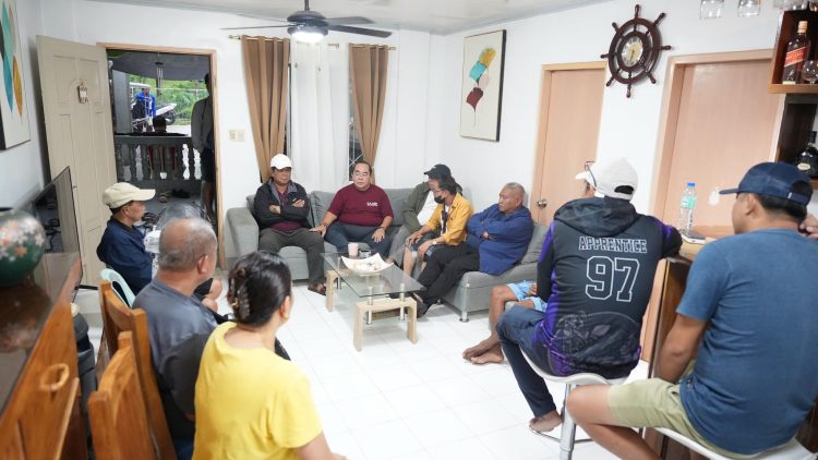 Cong. Madrona nakipagpulong sa mga opisyal ng Odiongan para alamin ang sitwasyon sa mga binahang lugar