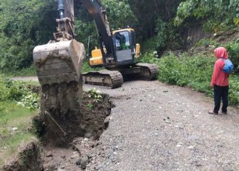 Mga lokal na kontraktor sa Romblon, nagtulungan sa relief at clearing operations