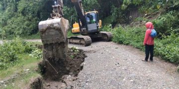 Mga lokal na kontraktor sa Romblon, nagtulungan sa relief at clearing operations