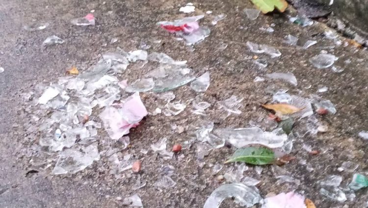 SB member, naniniwalang may target sa kanya matapos basagan ng mga bote ang labas ng bahay