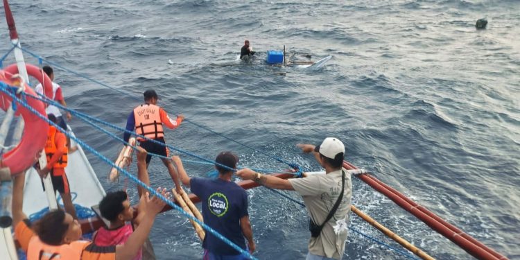 Bangka ng mangingisda sa Romblon, binutas ng ‘pating’