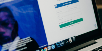 Malacañang bukas sa pag-aaral ng posibleng paghihigpit sa Facebook at iba pang online platforms