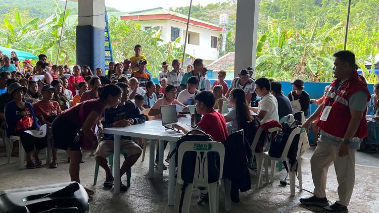 Mahigit 4,700 Romblomanon, nakatanggap ng ₱2,000 cash aid sa ikalawang batch ng UPLIFT