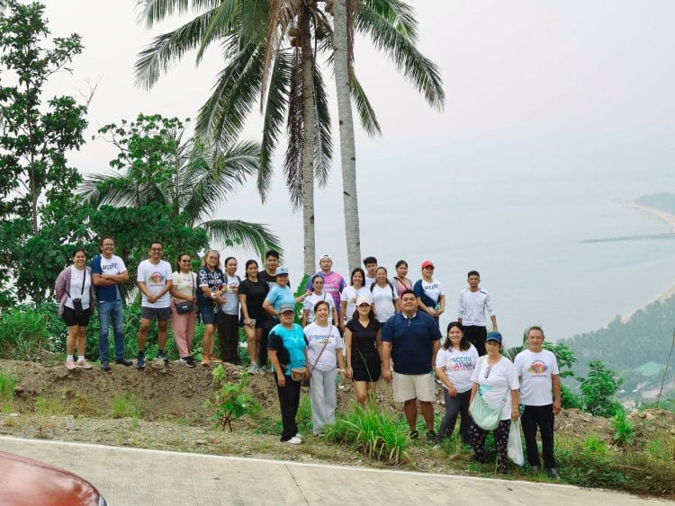 Mga kawani ng LGU Cajidiocan, nagkaisa sa Unity Walk para sa Civil Service Month