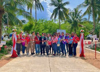 Access road sub-project ng KALAHI-CIDSS, itinurn-over sa Barangay Tabugon, Santa Fe