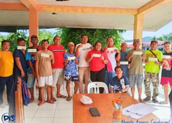 35 coconut farm workers sa Cajidiocan, nakatanggap ng mahigit ₱715,000 na incentives