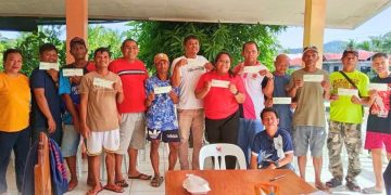 35 coconut farm workers sa Cajidiocan, nakatanggap ng mahigit ₱715,000 na incentives