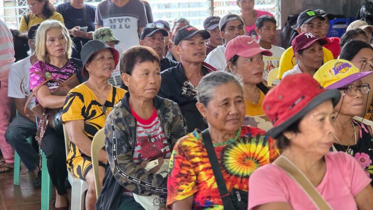 68 corn farmers sa Odiongan, tumanggap ng fertilizer assistance
