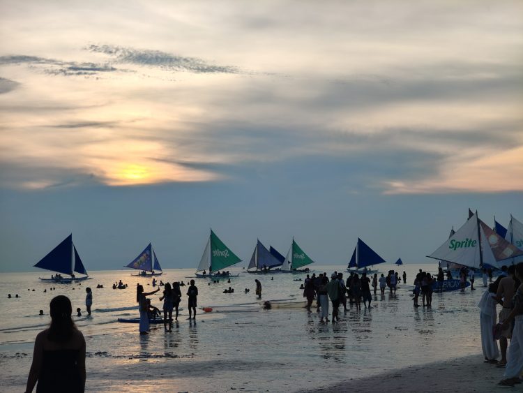 Obispo ng Romblon, kasama sa pagtutol sa pagbubukas ng casino sa Boracay