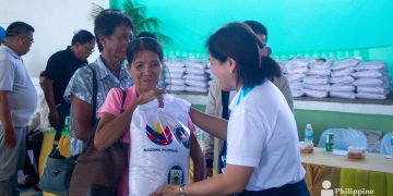 1,206 sako ng bigas, ipinamahagi sa mahihirap na pamilya sa San Jose